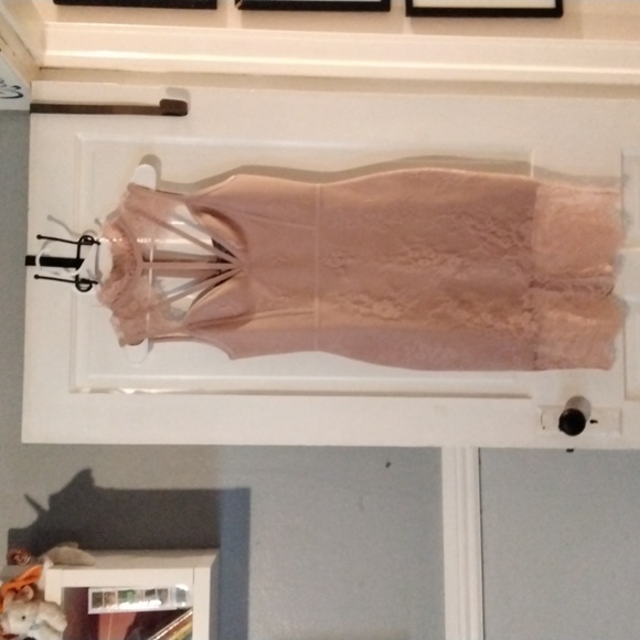 NWOT lovely dinner or party dress - Picture 2 of 6